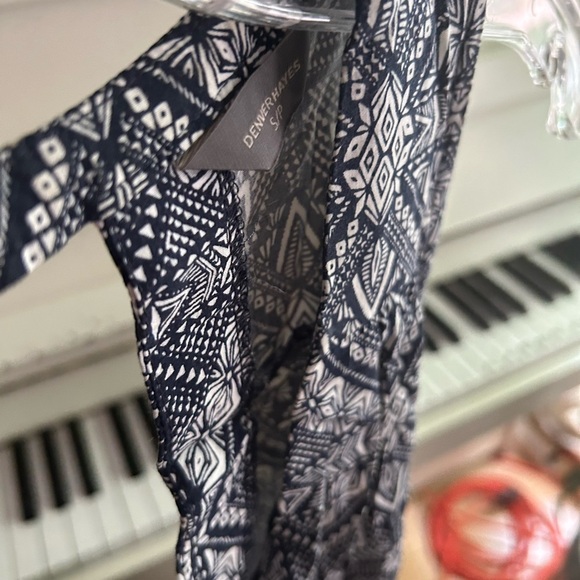 Denver Hayes Boue and White Geometric Backless Dress Small - Picture 5 of 13